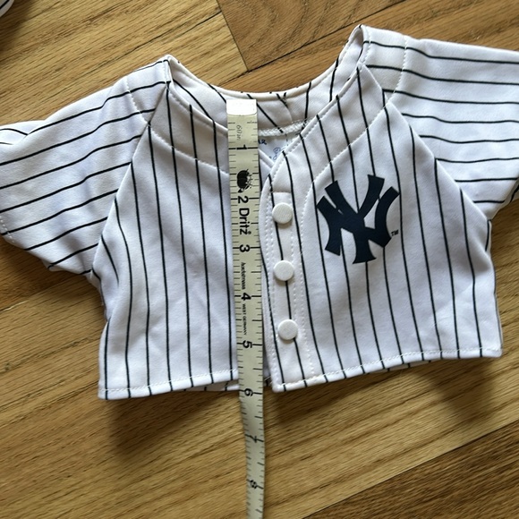 Build-A-Bear NY Yankees Uniform with Accessories - Picture 6 of 14